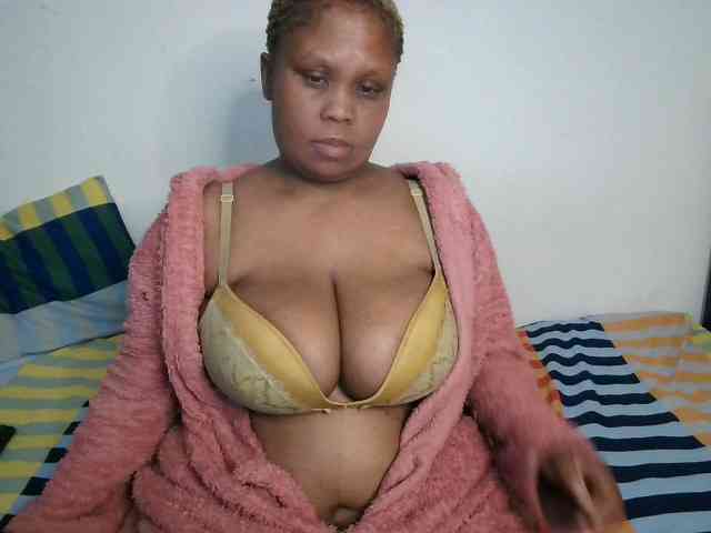 BIGTITTISXX webcam