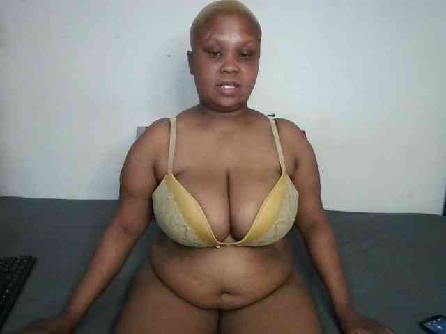 BIGTITTISXX webcam