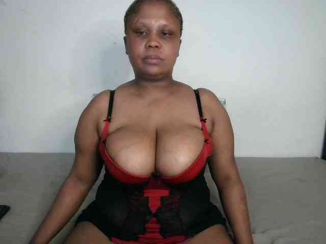 BIGTITTISXX webcam