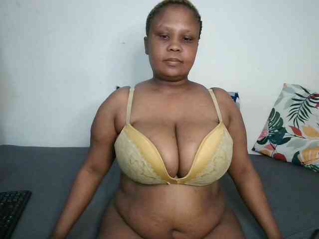 BIGTITTISXX webcam