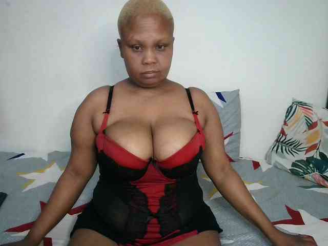 BIGTITTISXX webcam