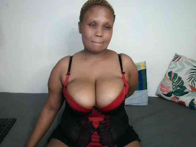 BIGTITTISXX webcam