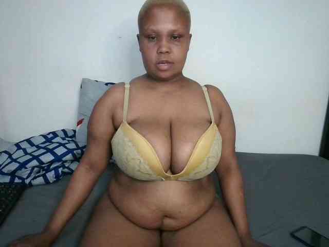 BIGTITTISXX webcam