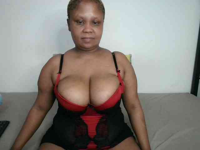 BIGTITTISXX webcam