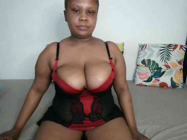 BIGTITTISXX webcam