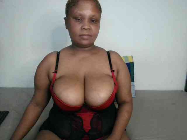 BIGTITTISXX webcam