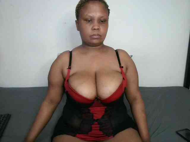 BIGTITTISXX webcam
