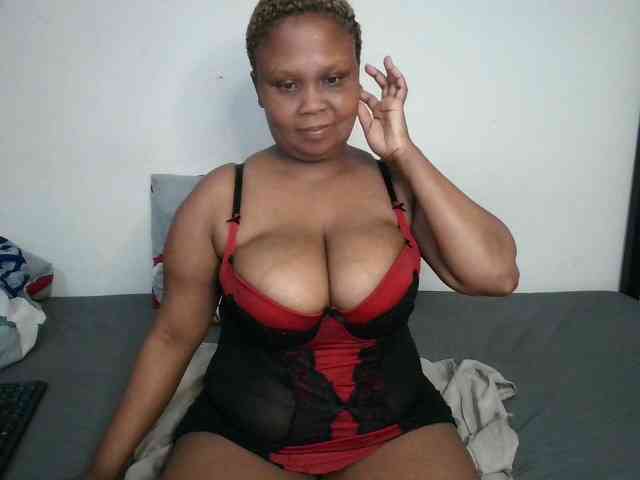 BIGTITTISXX webcam