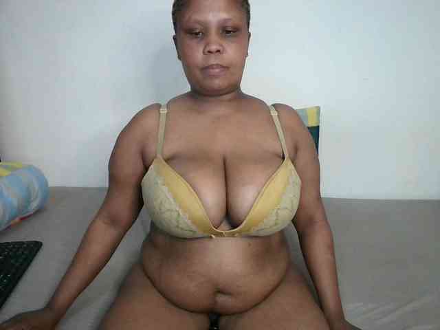 BIGTITTISXX webcam
