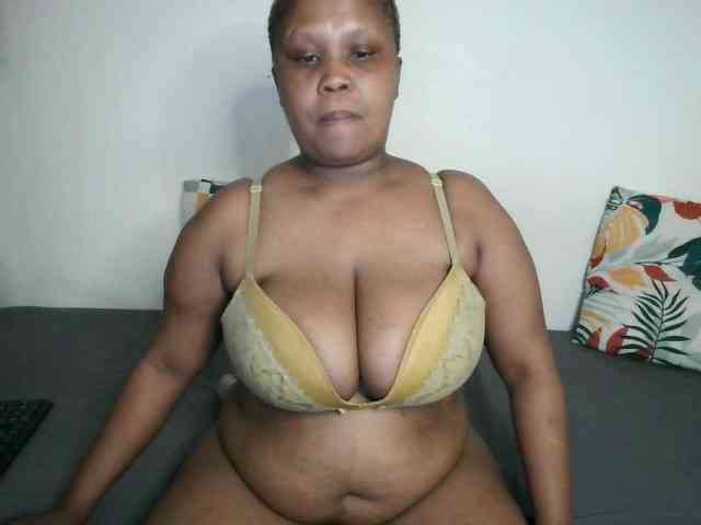 BIGTITTISXX webcam