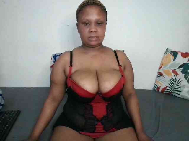 BIGTITTISXX webcam