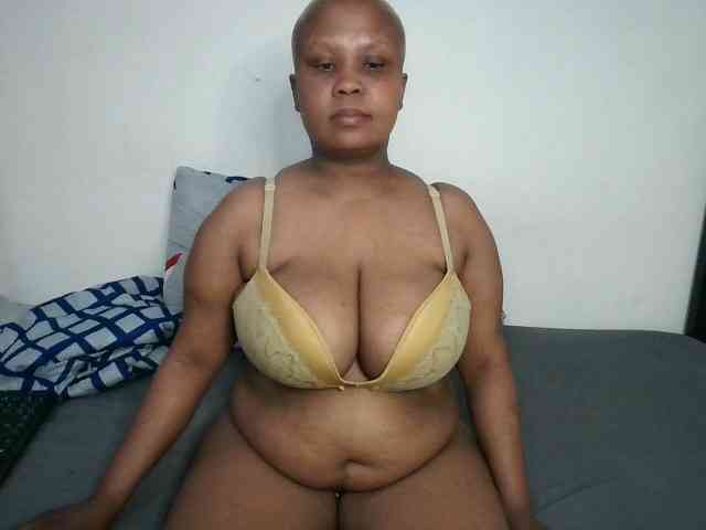 BIGTITTISXX webcam
