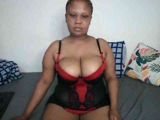 BIGTITTISXX webcam