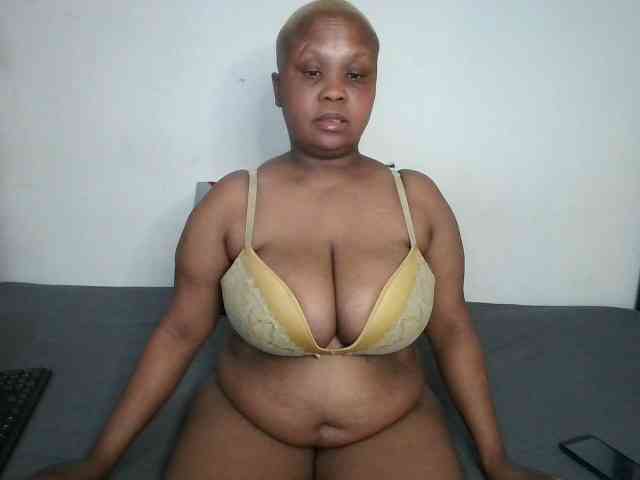 BIGTITTISXX webcam