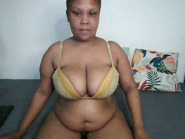 BIGTITTISXX webcam