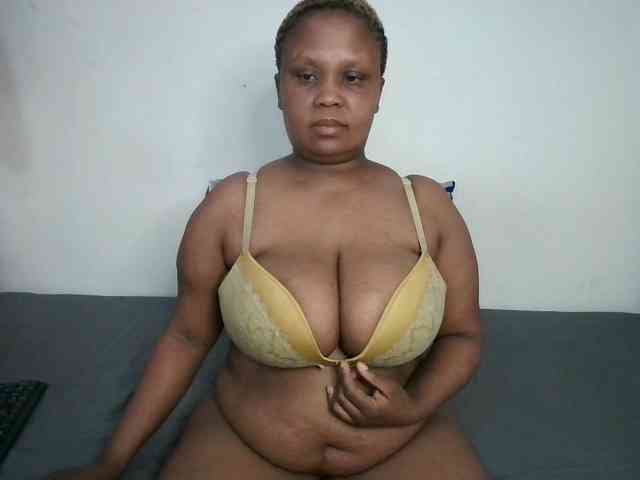 BIGTITTISXX webcam