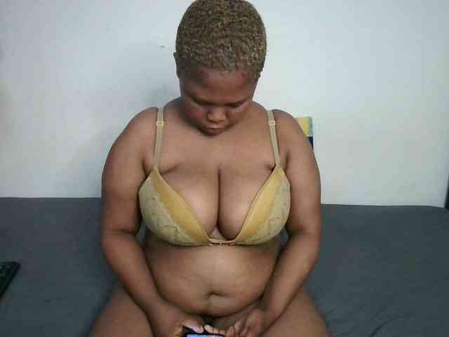 BIGTITTISXX webcam