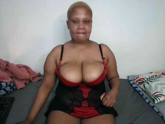 BIGTITTISXX webcam