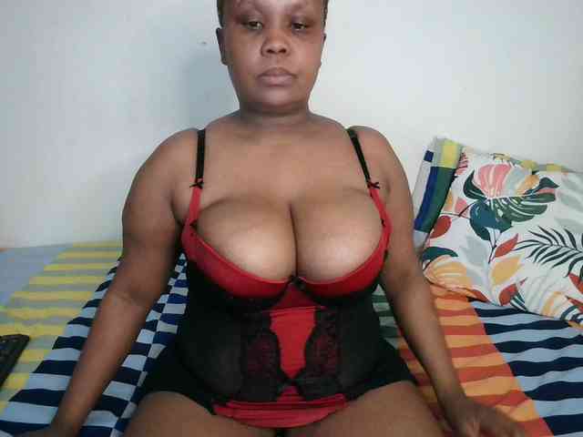 BIGTITTISXX webcam