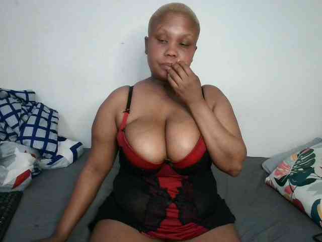 BIGTITTISXX webcam