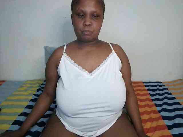 BIGTITTISXX webcam