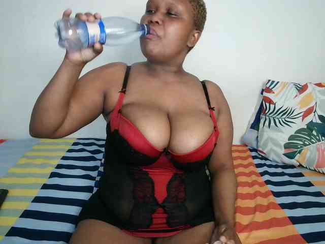 BIGTITTISXX Live Webcam on BongaCams