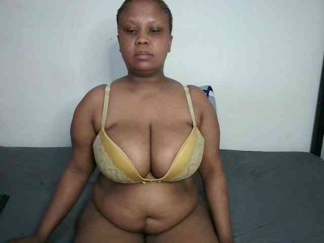 BIGTITTISXX webcam