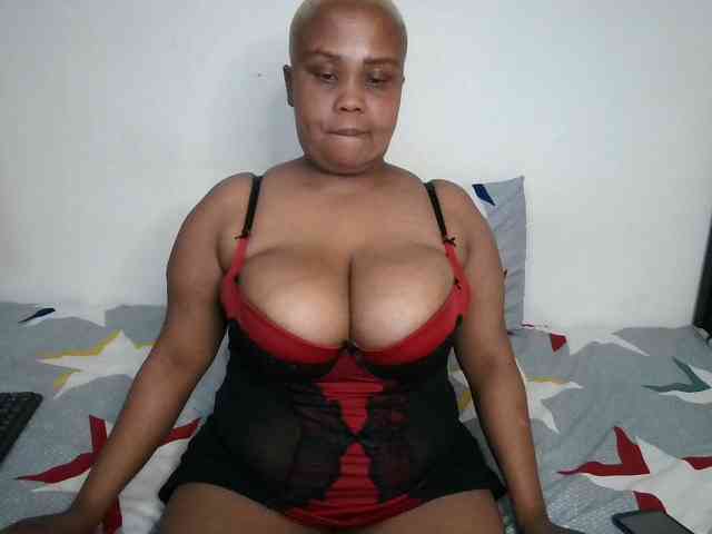 BIGTITTISXX webcam