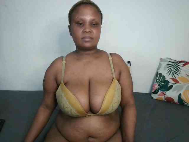 BIGTITTISXX webcam