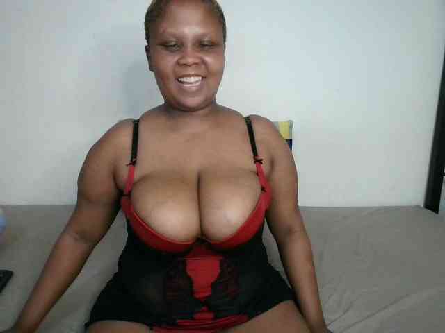 BIGTITTISXX webcam