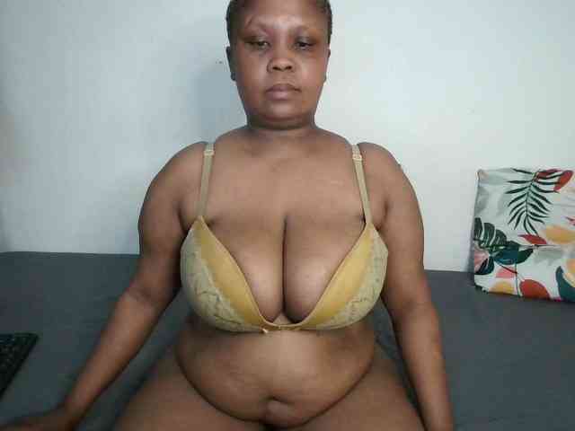 BIGTITTISXX webcam