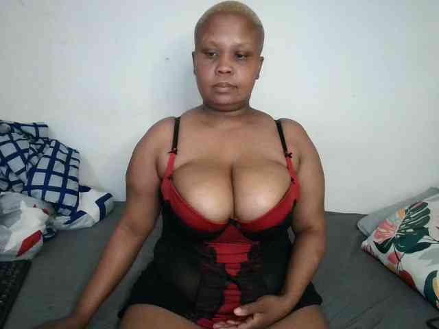 BIGTITTISXX webcam