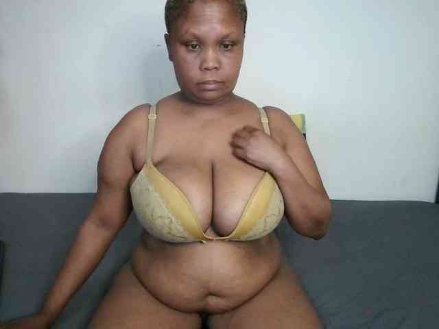 BIGTITTISXX webcam