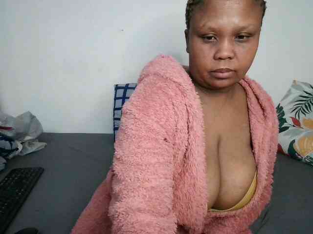 BIGTITTISXX webcam