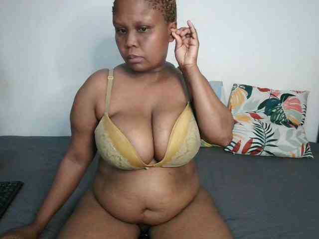 BIGTITTISXX webcam