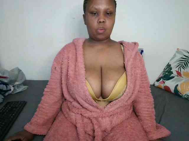BIGTITTISXX webcam