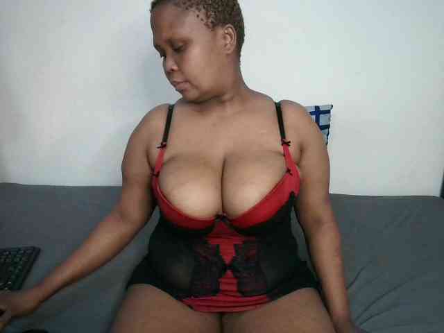 BIGTITTISXX webcam