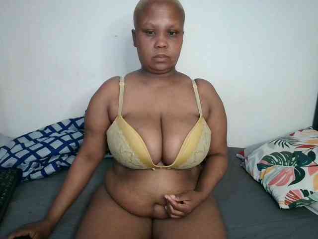 BIGTITTISXX webcam