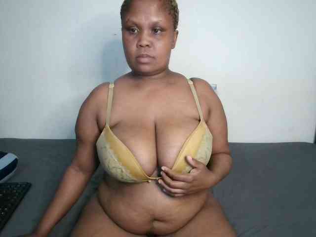 BIGTITTISXX webcam
