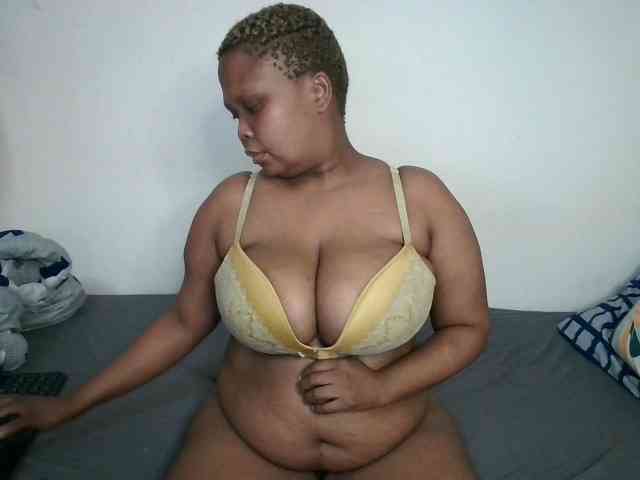 BIGTITTISXX webcam