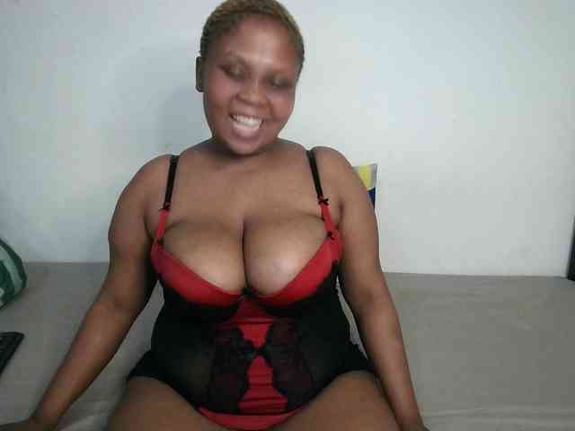 BIGTITTISXX webcam