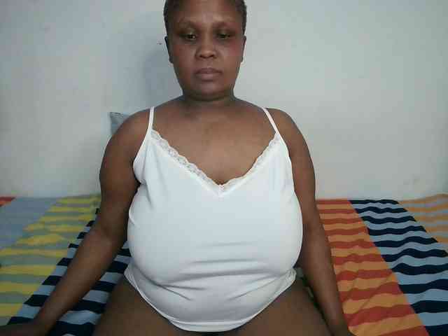 BIGTITTISXX webcam