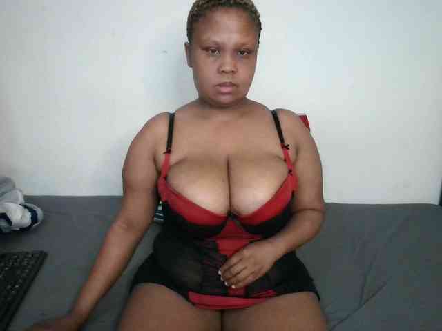 BIGTITTISXX webcam