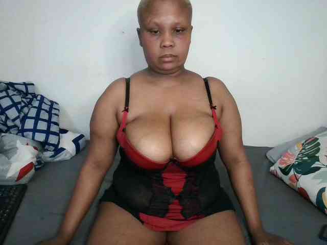 BIGTITTISXX webcam