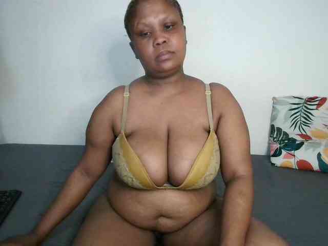 BIGTITTISXX webcam