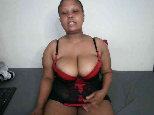 BIGTITTISXX webcam