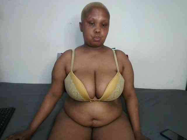 BIGTITTISXX webcam