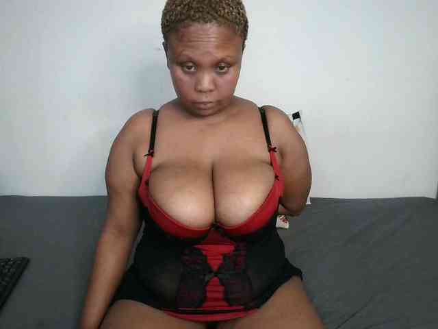 BIGTITTISXX webcam