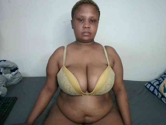 BIGTITTISXX webcam