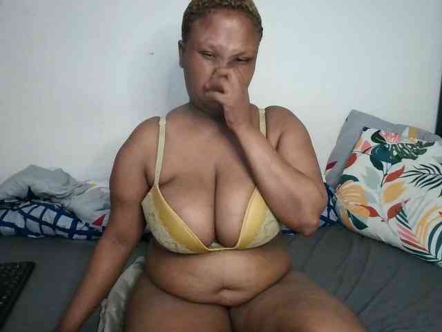 BIGTITTISXX webcam